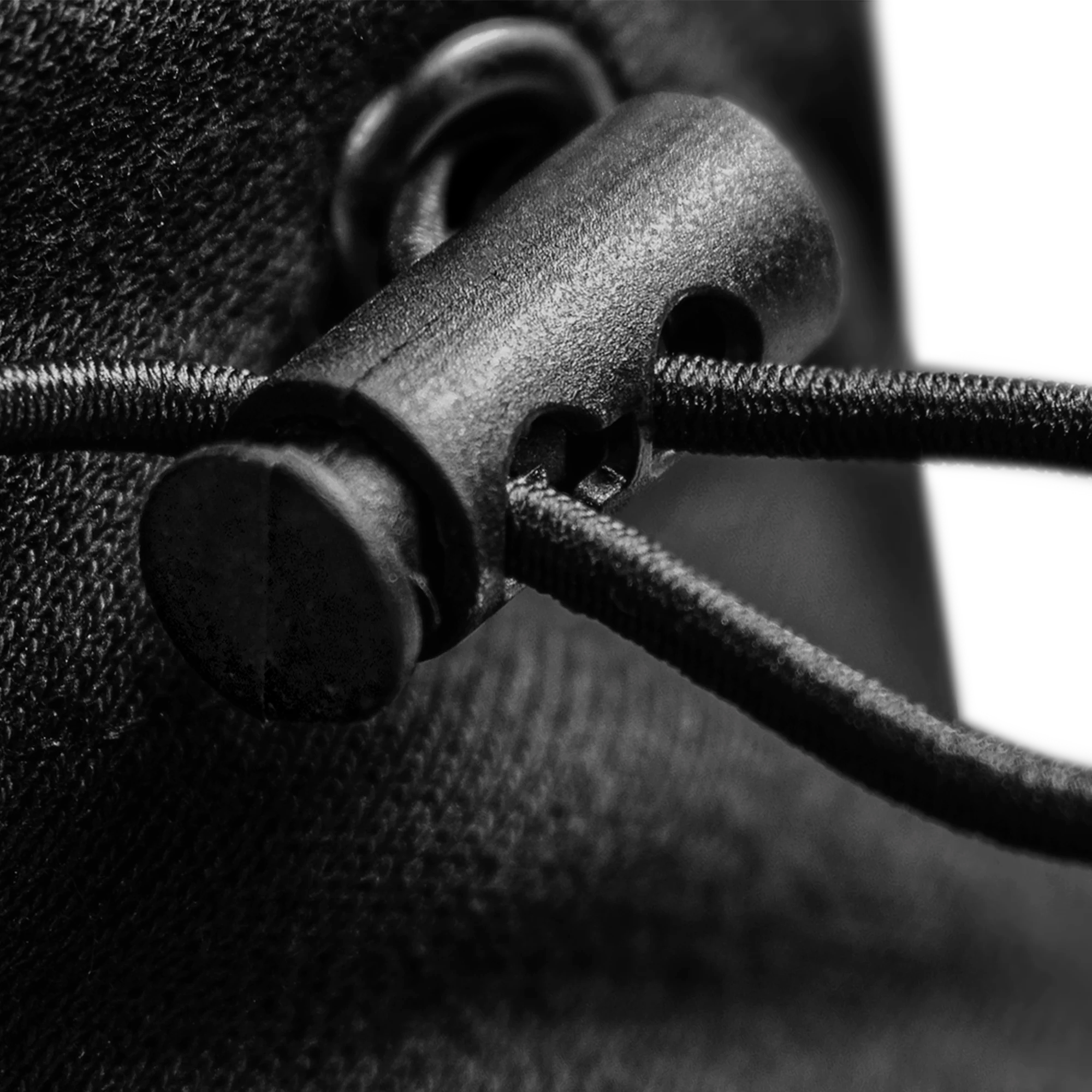 predator-veste-zipp-e-noire-coupe-d-contract-e-unisexe image 3