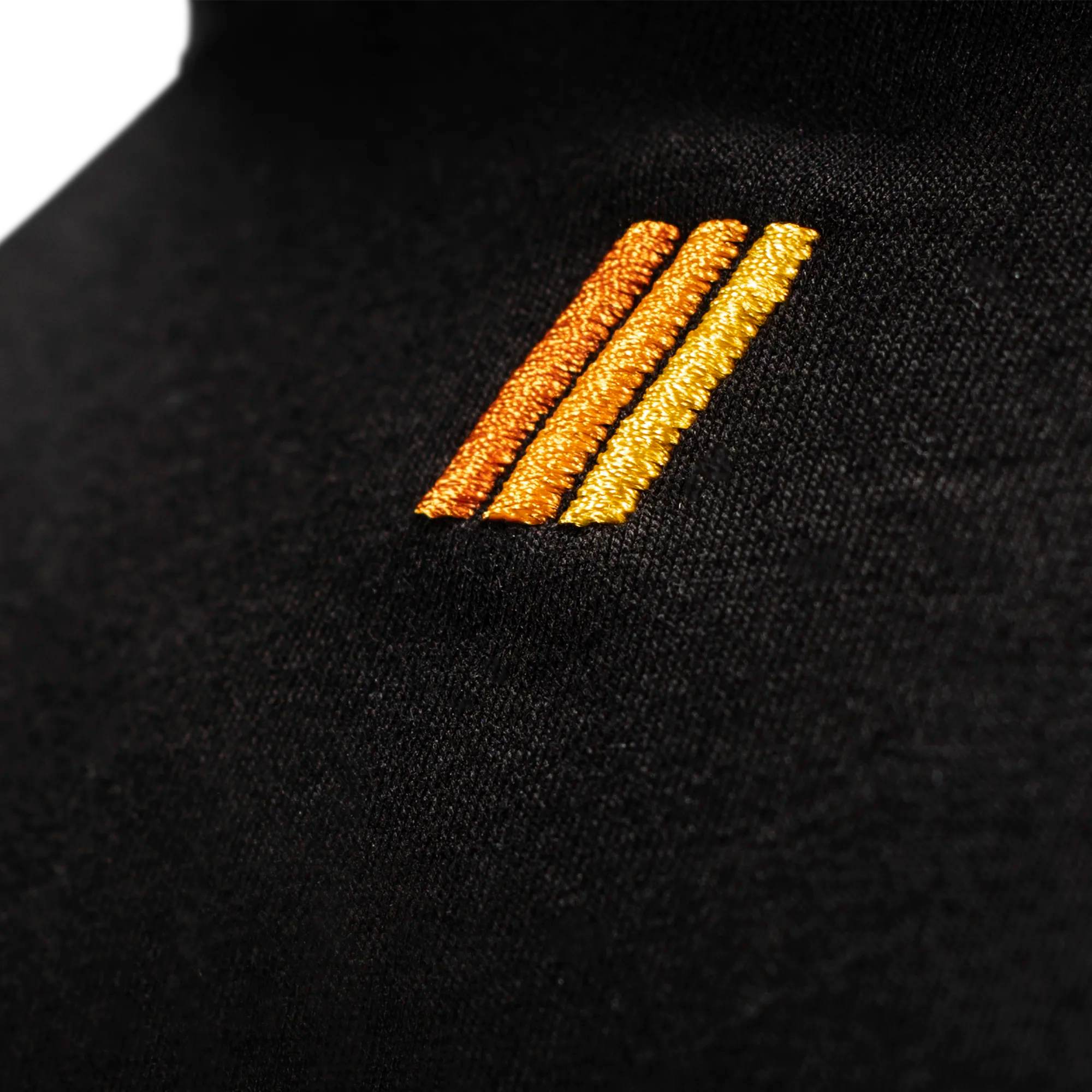 predator-polo-noir-logo-brod-jaune-v-tement-billard image 5
